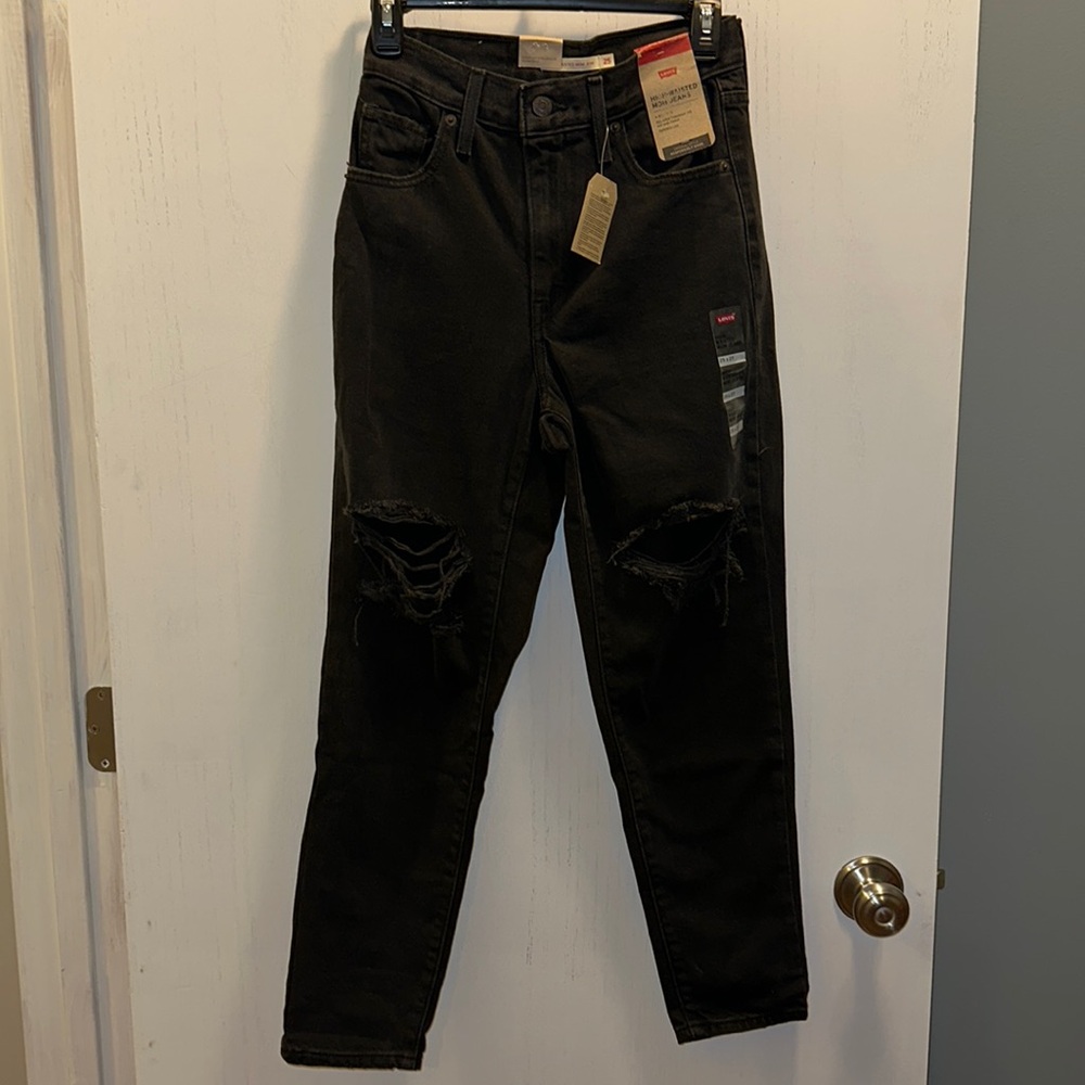 Levi’s High Waisted Mom Jean Black. Size25/27 on tags. Destruction. 💯 Cotton.